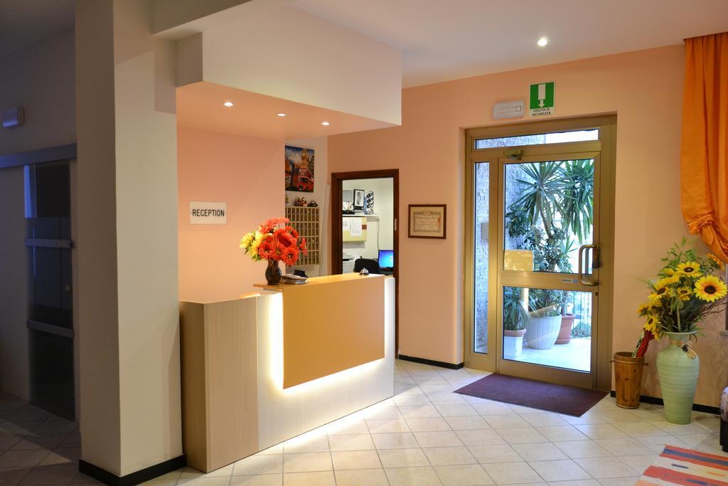 Hotel Geppi Pietra Ligure Ngoại thất bức ảnh