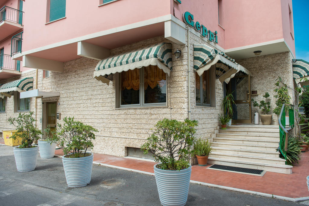 Hotel Geppi Pietra Ligure Ngoại thất bức ảnh