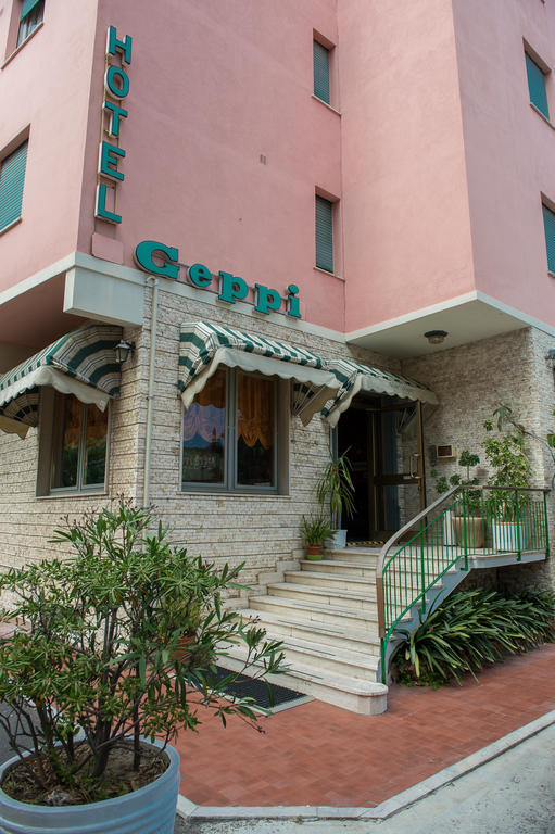 Hotel Geppi Pietra Ligure Ngoại thất bức ảnh