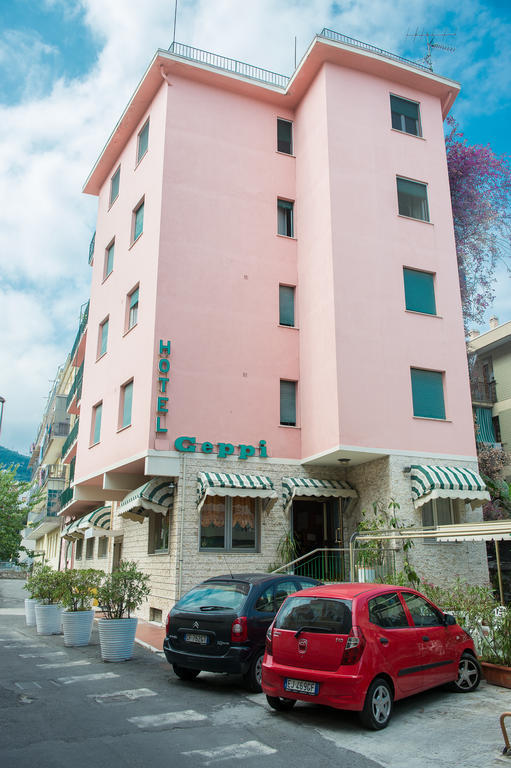 Hotel Geppi Pietra Ligure Ngoại thất bức ảnh