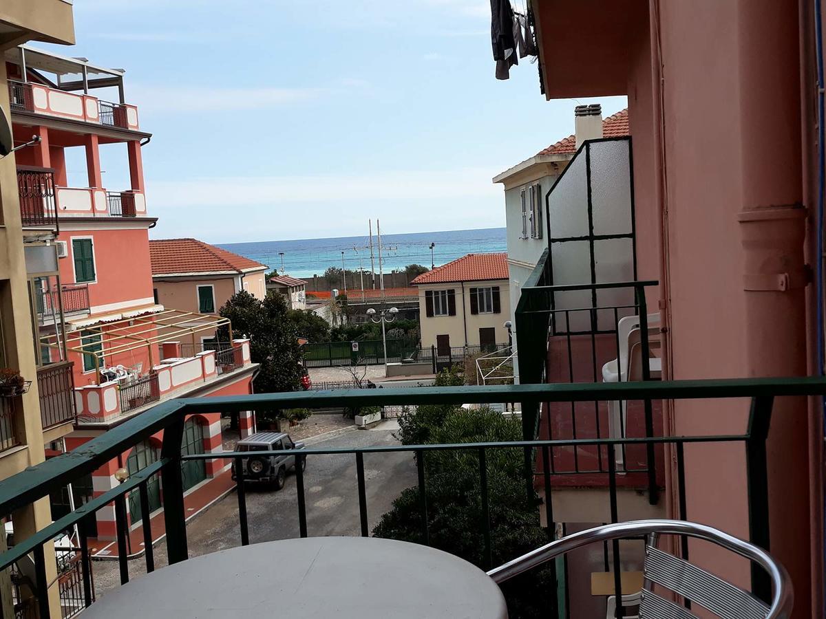 Hotel Geppi Pietra Ligure Ngoại thất bức ảnh