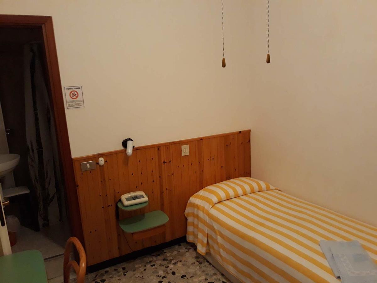 Hotel Geppi Pietra Ligure Ngoại thất bức ảnh