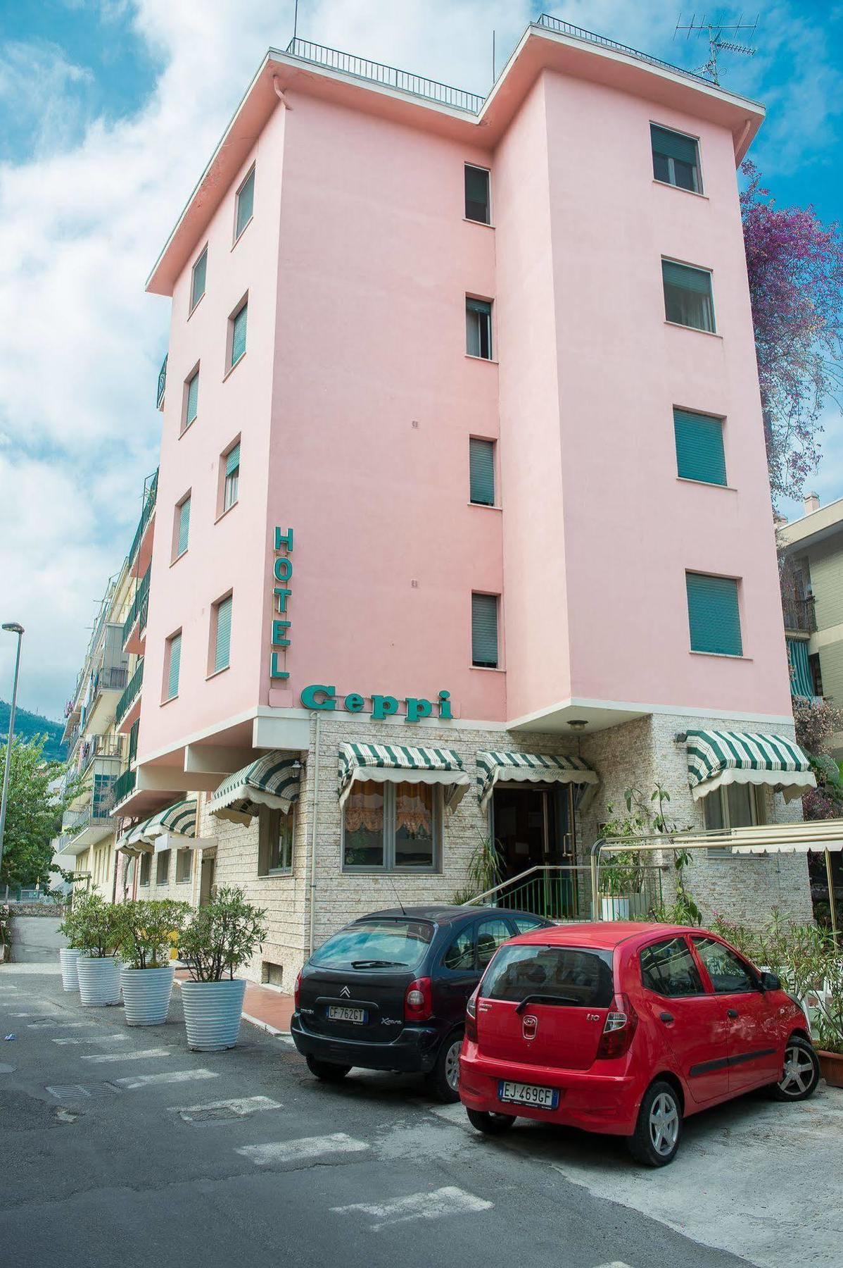 Hotel Geppi Pietra Ligure Ngoại thất bức ảnh